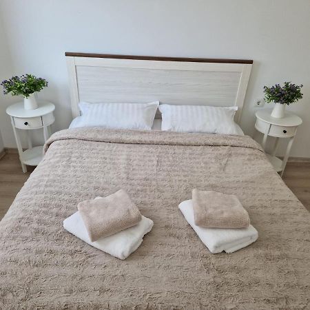 San Casa Apartment Sebes  Bagian luar foto