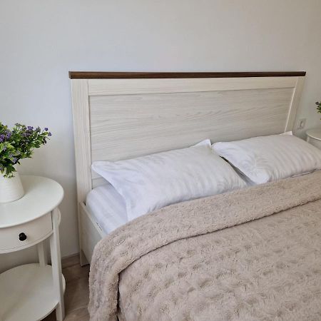 San Casa Apartment Sebes  Bagian luar foto