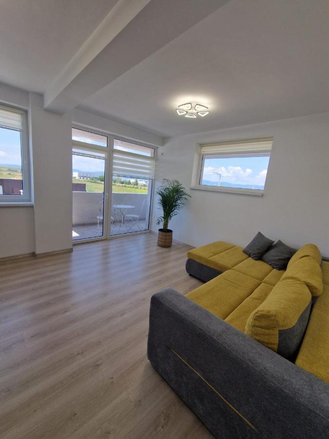 San Casa Apartment Sebes  Bagian luar foto