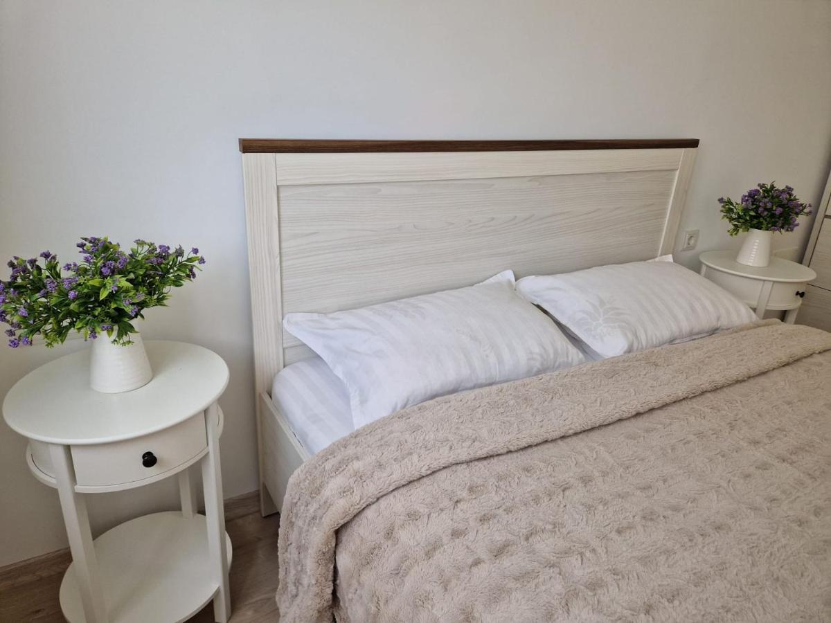 San Casa Apartment Sebes  Bagian luar foto