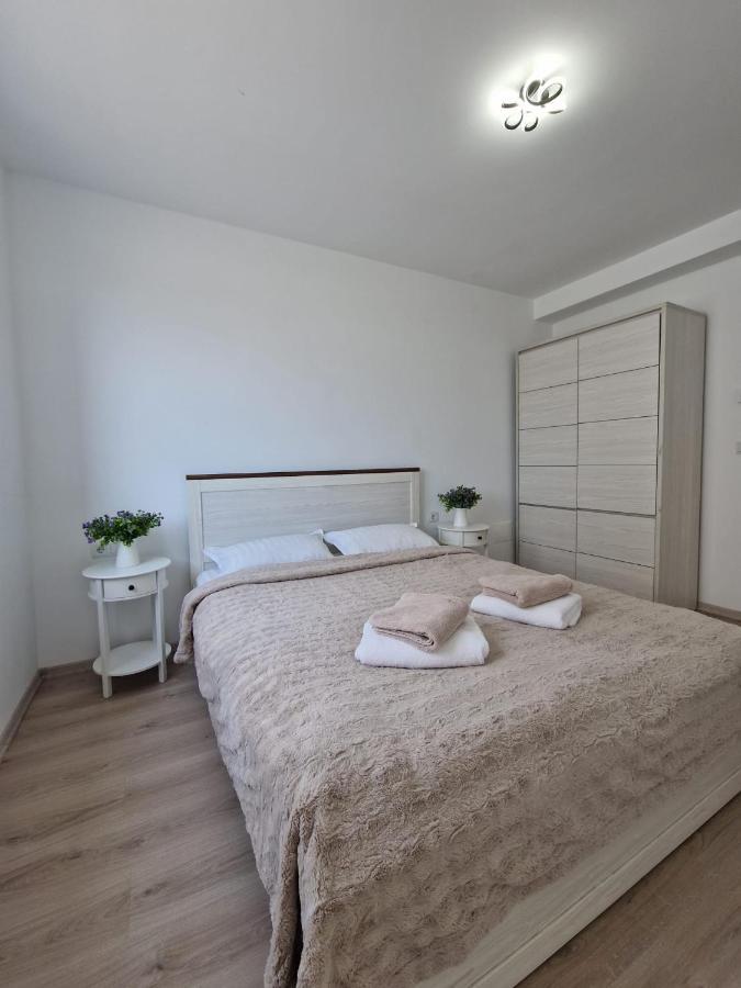 San Casa Apartment Sebes  Bagian luar foto