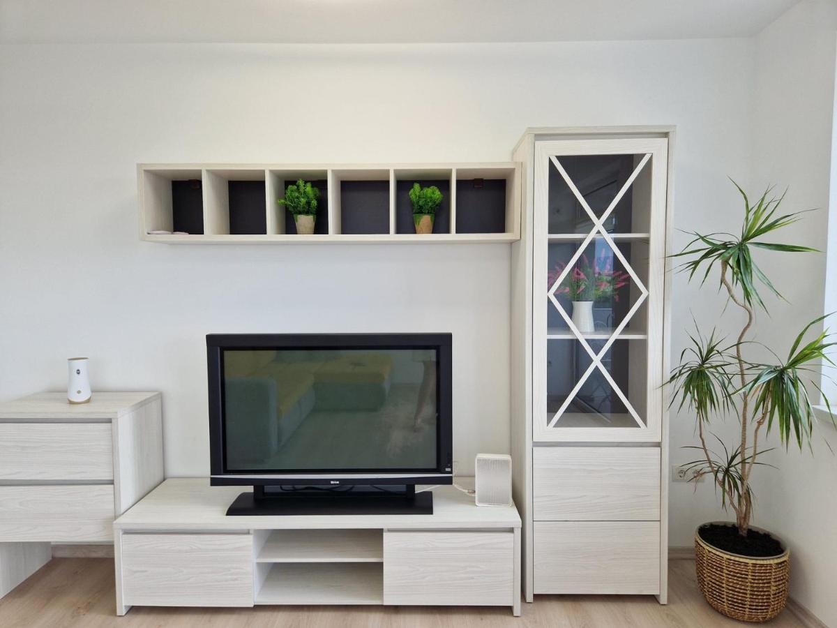 San Casa Apartment Sebes  Bagian luar foto